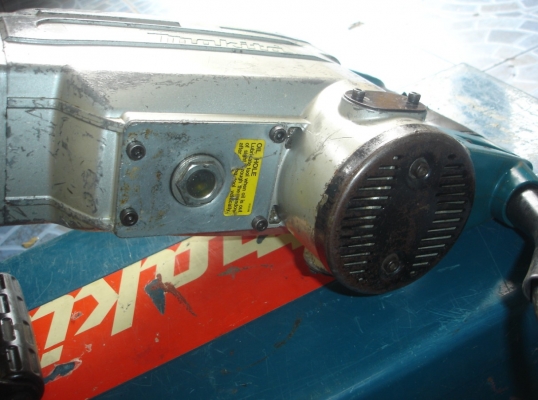 ขายเครื่องสะกัดคอนกรีด MAKITA HM1305 1510W.แท้100\%  30mm