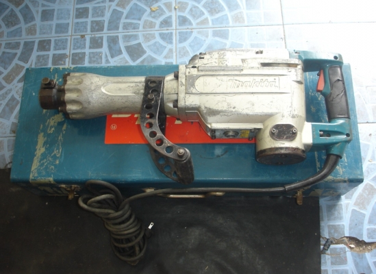 ขายเครื่องสะกัดคอนกรีด MAKITA HM1305 1510W.แท้100\%  30mm