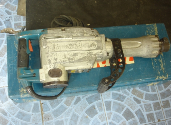 ขายเครื่องสะกัดคอนกรีด MAKITA HM1305 1510W.แท้100\%  30mm