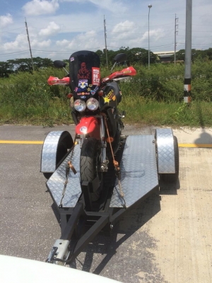 พ่วงบรรทุกมอไซค์ แบบเตี้ย กระดกได้ ขึ้น ลง ง่ายๆ คนเดียว สบายๆ พ่วงบรรทุกมอไซค์ แบบเตี้ย กระดกได้ ขึ้น ลง ง่ายๆ คนเดียว สบายๆ