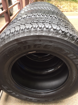 ยาง Bridgestone 245 70 16 ปลายปี15 ดอกเต็ม ไม่มีปะ ราคาไม่แพง ยาง Bridgestone 245 70 16 ปลายปี15 ดอกเต็ม ไม่มีปะ ราคาไม่แพง