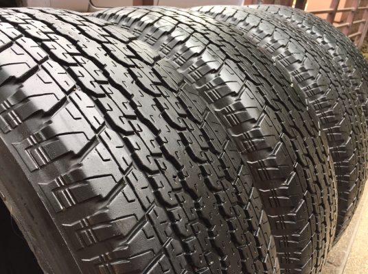 ยาง Bridgestone 245 70 16 ปลายปี15 ดอกเต็ม ไม่มีปะ ราคาไม่แพง ยาง Bridgestone 245 70 16 ปลายปี15 ดอกเต็ม ไม่มีปะ ราคาไม่แพง