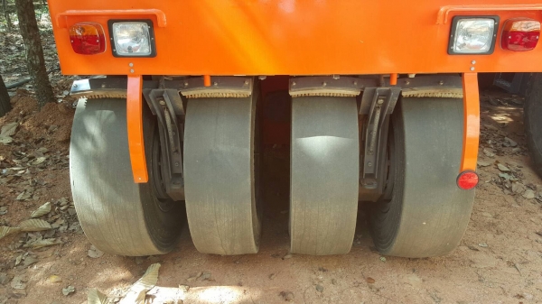 ขาย รถบดล้อยาง 8 ล้อ HAMM GRW-15 ออกห้างมือเดียวปี 58 ใช้งานแค่ 100 ชม. เอกสารเล่มทะเบียนครบ ราคาคุยกันได้