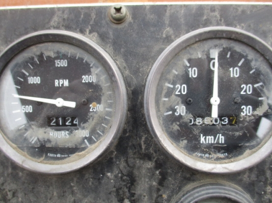 ขายรถบดล้อยาง T2 สภาพสวย นำเข้าจากญี่ปุ่น สนใจติดต่อ อำพล 090-9694506, 080-3031241