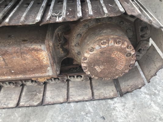 รถขุด Komatsu pc 90 รุ่น5 มี vdo ให้ชม ราคา 750,000 โทร 085-8332943