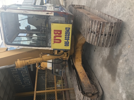 รถขุด Komatsu pc 90 รุ่น5 มี vdo ให้ชม ราคา 750,000 โทร 085-8332943