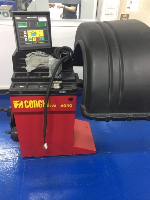 ขายเครื่องถ่วงล้อกับถอดยางของอิตาลี 2เครื่อง 90,000 บาท