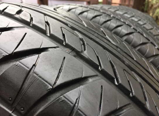 ยาง Dunlop 265 70 16 กลางปี14 ดอกเยอะ ใช้ยาว ราคาไม่แพง ยาง Dunlop 265 70 16 กลางปี14 ดอกเยอะ ใช้ยาว ราคาไม่แพง