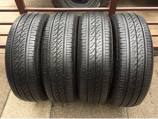 ยาง Firestone 205 70 15 กลางปี16 ดอกเต็ม เนื้อนิ่ม ใช้ยาว ราคาไม่แพง