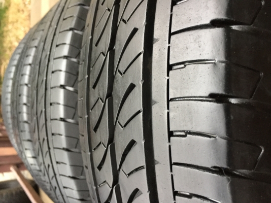 ยาง Firestone 205 70 15 กลางปี16 ดอกเต็ม เนื้อนิ่ม ใช้ยาว ราคาไม่แพง