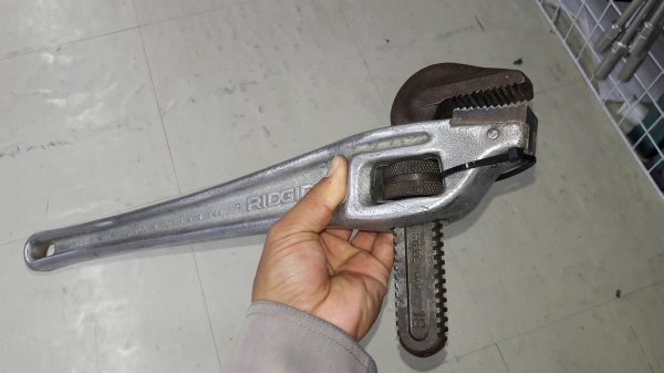 ขายประแจเลื่อน18"ปากกว้าง3" RIDGID MADE IN USA.อลูเนียมน้ำหนักเบา ขายประแจเลื่อน18"ปากกว้าง3" RIDGID MADE IN USA.อลูเนียมน้ำหนักเบา