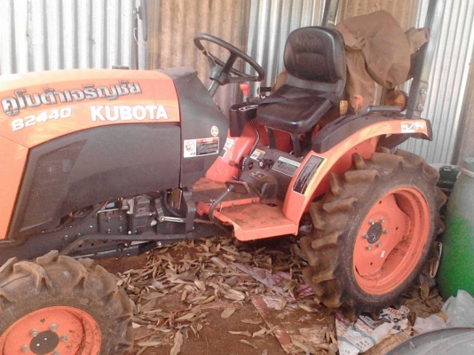 รถไถ 24 แรง ใหม่  เหมือน  นางฟ้า รถออกปีกว่า ฯฯ  มี ตัวรถ +  กับ ผานหลัง  ชั้วโมงน้อย  14   ชั้วโมง   พร้อมทะเบียน   ราคาขายเบา ฯฯ  250000      ต่อลองคับ   สอบถาม วันทูคอล 0986683479 dtac 0991751349 สิทธิ์ คับ