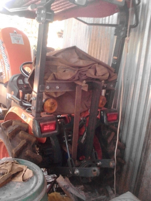 รถไถ 24 แรง ใหม่  เหมือน  นางฟ้า รถออกปีกว่า ฯฯ  มี ตัวรถ +  กับ ผานหลัง  ชั้วโมงน้อย  14   ชั้วโมง   พร้อมทะเบียน   ราคาขายเบา ฯฯ  250000      ต่อลองคับ   สอบถาม วันทูคอล 0986683479 dtac 0991751349 สิทธิ์ คับ