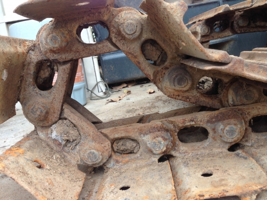 ประกาศจายโซ่พร้อมแทรครถแบคโค KOMATSU PC30 สนใจติดต่อมุก 097-1305541