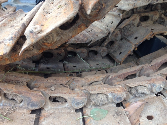 ประกาศจายโซ่พร้อมแทรครถแบคโค KOMATSU PC30 สนใจติดต่อมุก 097-1305541
