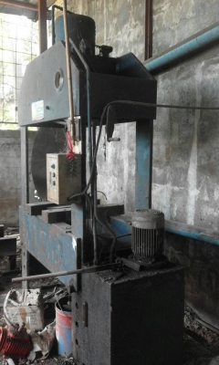 ขายแท่นอัดไฮโดรลิค100ตันระบบไฟฟ้าราคากันเองครับผม ขายแท่นอัดไฮโดรลิค100ตันระบบไฟฟ้าราคากันเองครับผม