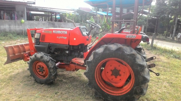 รถไถ 34 แรง เอกสารอินวอย   อุปกร 3 ชิ้น   ผานหน้ +ผานหลัง + โรตาลี   พร้อมใช้ราคาเบา ฯฯฯ  155,000  บาท สอบถาม  วันทูคอล 0986683479 dtac 0991751349 สิทธิ์