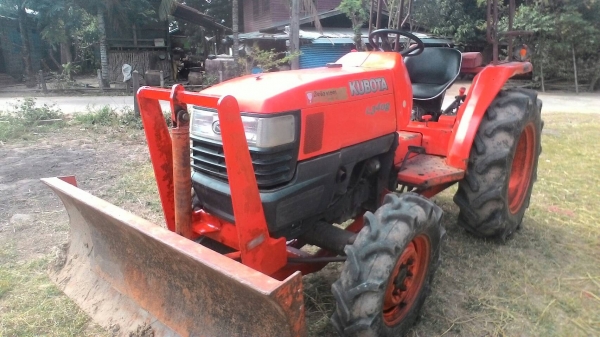 รถไถ 34 แรง เอกสารอินวอย   อุปกร 3 ชิ้น   ผานหน้ +ผานหลัง + โรตาลี   พร้อมใช้ราคาเบา ฯฯฯ  155,000  บาท สอบถาม  วันทูคอล 0986683479 dtac 0991751349 สิทธิ์