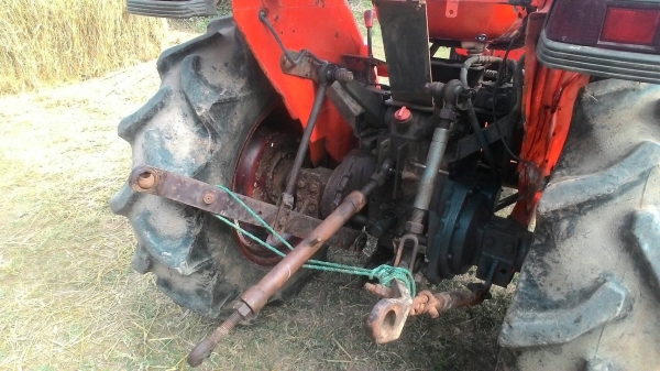 รถไถ 34 แรง เอกสารอินวอย   อุปกร 3 ชิ้น   ผานหน้ +ผานหลัง + โรตาลี   พร้อมใช้ราคาเบา ฯฯฯ  155,000  บาท สอบถาม  วันทูคอล 0986683479 dtac 0991751349 สิทธิ์