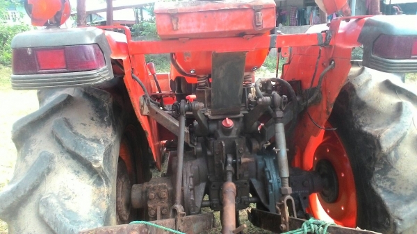 รถไถ 34 แรง เอกสารอินวอย   อุปกร 3 ชิ้น   ผานหน้ +ผานหลัง + โรตาลี   พร้อมใช้ราคาเบา ฯฯฯ  155,000  บาท สอบถาม  วันทูคอล 0986683479 dtac 0991751349 สิทธิ์