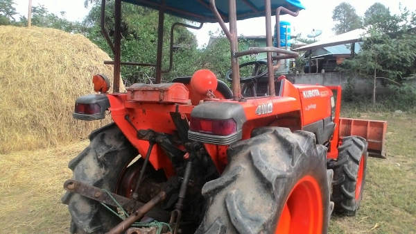 รถไถ 34 แรง เอกสารอินวอย   อุปกร 3 ชิ้น   ผานหน้ +ผานหลัง + โรตาลี   พร้อมใช้ราคาเบา ฯฯฯ  155,000  บาท สอบถาม  วันทูคอล 0986683479 dtac 0991751349 สิทธิ์