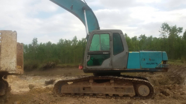 ขายด่วน แม็คโคร KOBELCO SK200 MART III สภาพพร้อมใช้งาน เครื่องปั้มดี โซ่ช่วงล่างสวย แอร์เย็น รถทำงานไม่โหลด ชีเรียล 15xxx รถทำงานทุกวันครับ