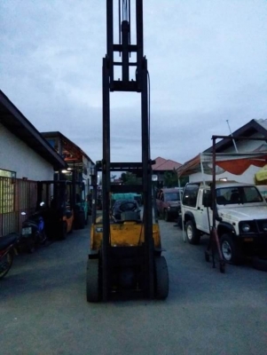 Toyota-5 เบนซิน เกียออโต้ 2.5ตัน เสา 4เมตร