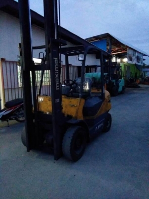 Toyota-5 เบนซิน เกียออโต้ 2.5ตัน เสา 4เมตร