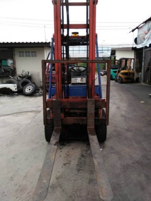 ขายรถยก โตโยต้า-5 เครื่องเบนซินเกียออโต้ 2.5ตัน เสา 4เมตร