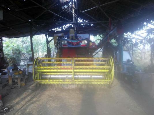 ขายรถเกี่ยวข้าว ช้างน้อยจ้าวพลัง สภาพสวยพร้อมใช้งาน ราคา620,000 สนใจโทร 090-8588220คุณนะ 093-3258446คุณบิว หรือเข้าดูสินค้าอื่นๆได้ที่ www.narong2truck.com หรือ www.truck.in.th/498 หรือเพจFacebook ณรงค์ ซื้อขายรถมือสอง (เว็บไซต์ส่วนตัว) หรือFacebook คุณนะ