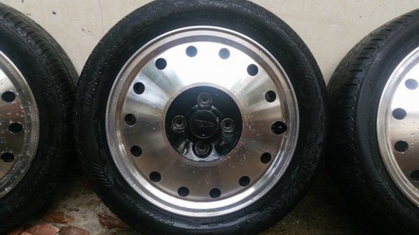 ขายล้อซาลาเปา แนวคลาสสิค ขอบ14 พร้อมยาง ปี12 สภาพดีสวยๆ 4/100 ขายล้อซาลาเปา แนวคลาสสิค ขอบ14 พร้อมยาง ปี12 สภาพดีสวยๆ 4/100