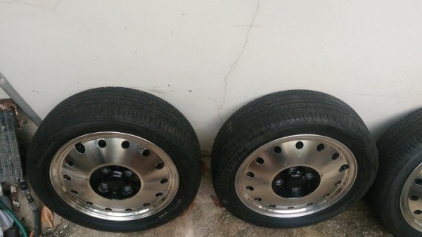 ขายล้อซาลาเปา แนวคลาสสิค ขอบ14 พร้อมยาง ปี12 สภาพดีสวยๆ 4/100 ขายล้อซาลาเปา แนวคลาสสิค ขอบ14 พร้อมยาง ปี12 สภาพดีสวยๆ 4/100