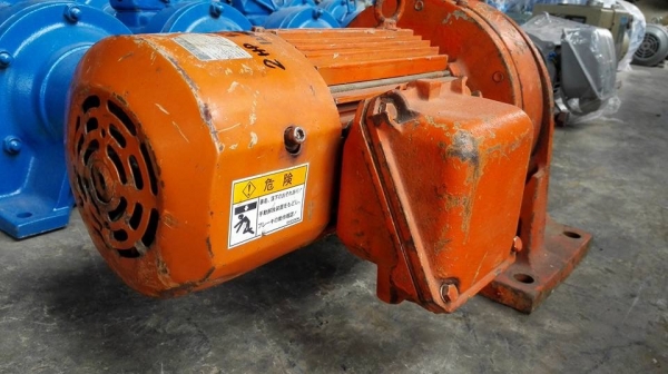 ** Sold ** มอเตอร์เกียร์ Sumitomo 2 HP มีเบรค ทด 1:59 (25RPM) 380V พร้อมใช้งาน