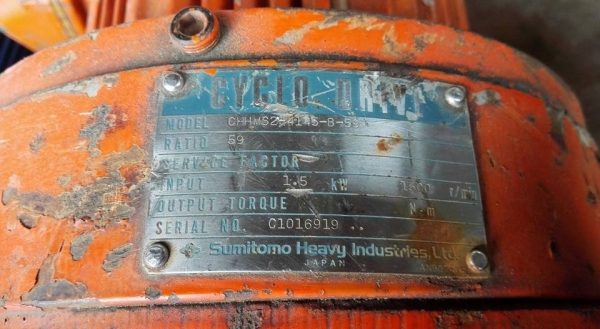 ** Sold ** มอเตอร์เกียร์ Sumitomo 2 HP มีเบรค ทด 1:59 (25RPM) 380V พร้อมใช้งาน