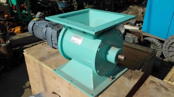 Rotary Valve แอล็อก ปาก 12"- 12" ไฟ 380V ของใหม่นอนลัง มี 6 ตัว