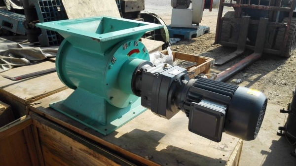 Rotary Valve แอล็อก ปาก 12"- 12" ไฟ 380V ของใหม่นอนลัง มี 6 ตัว