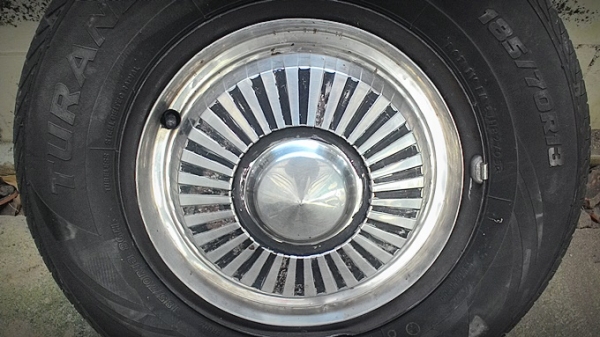 ฝาครอบล้อ 13 นิ้ว 4 ฝา หนา ๆ 1,200 .-