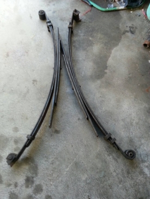 ขายแหนบรถกระบะNISSAN  มี 2  อัน ราคา  2000 บาท โทร 0920976322