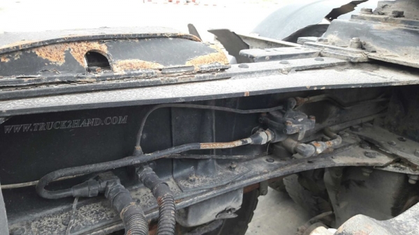 10 ล้อหัวลาก ยี่ห้อ ISUZU ปีจดทะเบียน 2544 6 สูบ เทอร์โบ