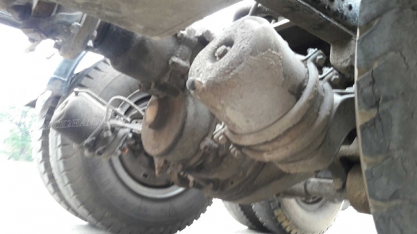10 ล้อหัวลาก ยี่ห้อ ISUZU ปีจดทะเบียน 2544 6 สูบ เทอร์โบ