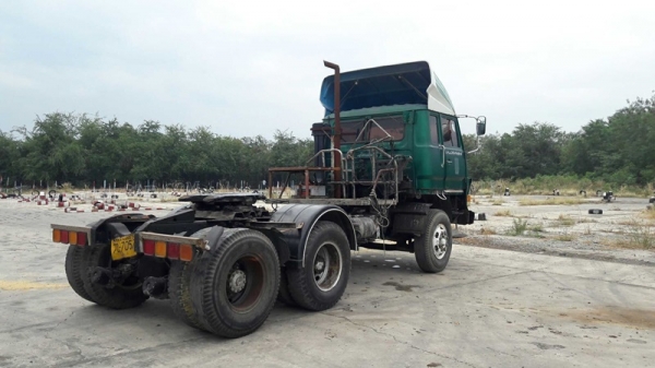 10 ล้อหัวลาก ยี่ห้อ ISUZU ปีจดทะเบียน 2544 6 สูบ เทอร์โบ
