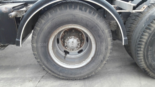 10 ล้อหัวลาก ยี่ห้อ ISUZU ปีจดทะเบียน 2544 6 สูบ เทอร์โบ