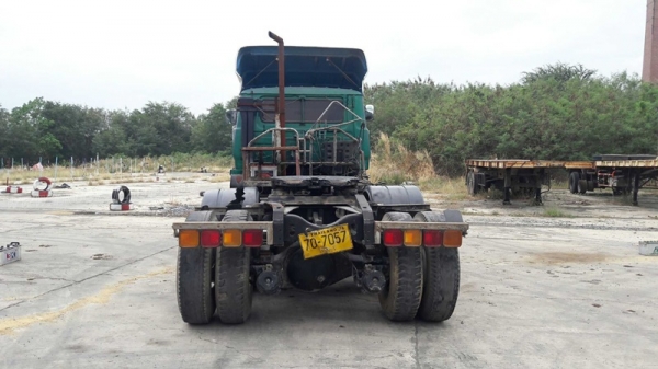 10 ล้อหัวลาก ยี่ห้อ ISUZU ปีจดทะเบียน 2544 6 สูบ เทอร์โบ