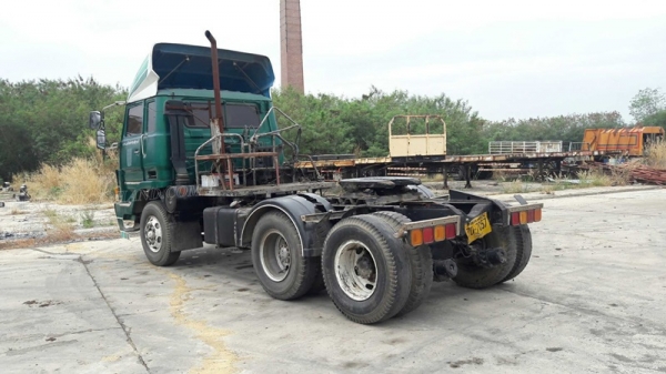 10 ล้อหัวลาก ยี่ห้อ ISUZU ปีจดทะเบียน 2544 6 สูบ เทอร์โบ