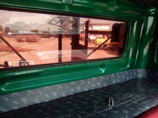 10 ล้อหัวลาก ยี่ห้อ ISUZU ปีจดทะเบียน 2544 6 สูบ เทอร์โบ