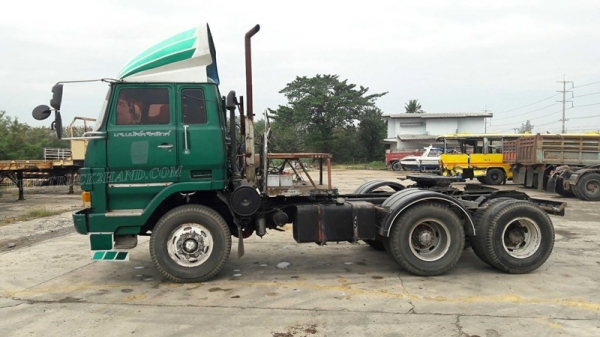 10 ล้อหัวลาก ยี่ห้อ ISUZU ปีจดทะเบียน 2544 6 สูบ เทอร์โบ