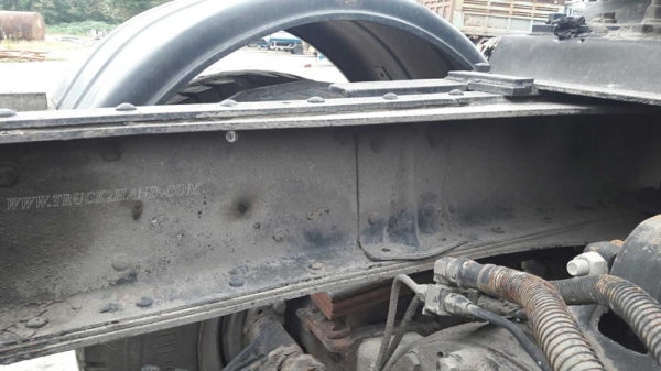 10 ล้อหัวลาก ยี่ห้อ ISUZU ปีจดทะเบียน 2544 6 สูบ เทอร์โบ