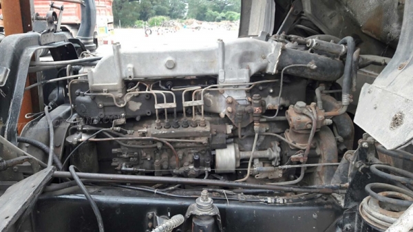 10 ล้อหัวลาก ยี่ห้อ ISUZU ปีจดทะเบียน 2544 6 สูบ เทอร์โบ