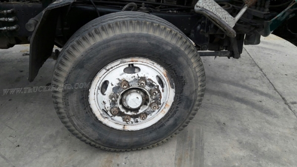 10 ล้อหัวลาก ยี่ห้อ ISUZU ปีจดทะเบียน 2544 6 สูบ เทอร์โบ