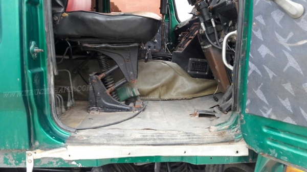 10 ล้อหัวลาก ยี่ห้อ ISUZU ปีจดทะเบียน 2544 6 สูบ เทอร์โบ